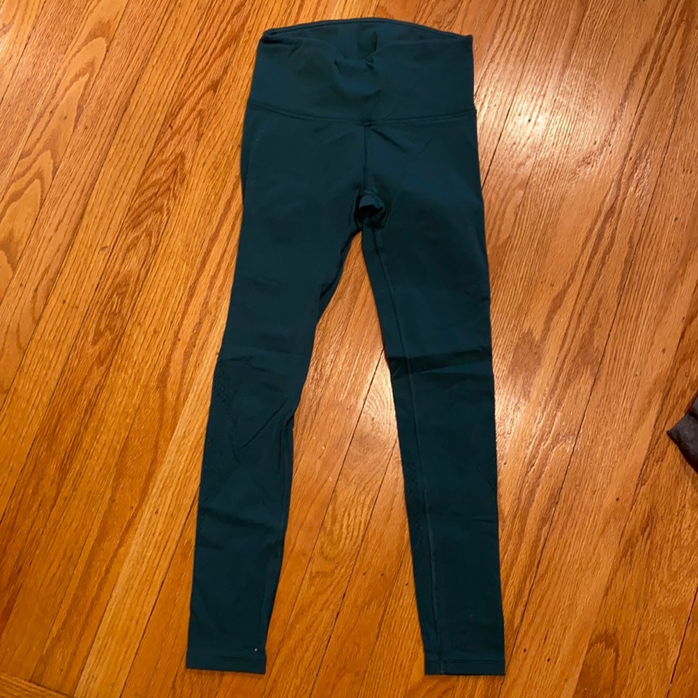 Lululemon pants with cut out mesh design